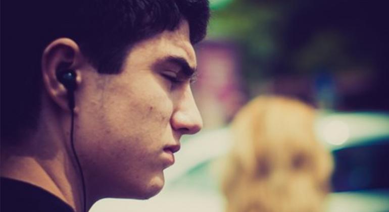 Smartphone as an alternative to hearing aid